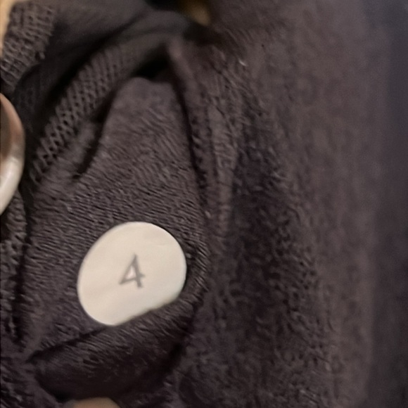 Lululemon Tank Top Sz 4 Gray Twist Back - Picture 7 of 7